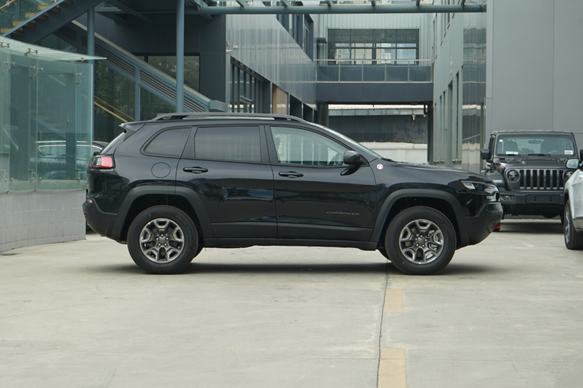 耐开不易坏的车,16年14万公里吉普自由光值得买吗