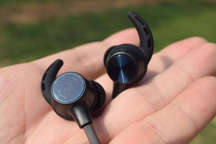 耳机进水了怎么办音质好,耳机仓进水怎么办耳机还能用吗