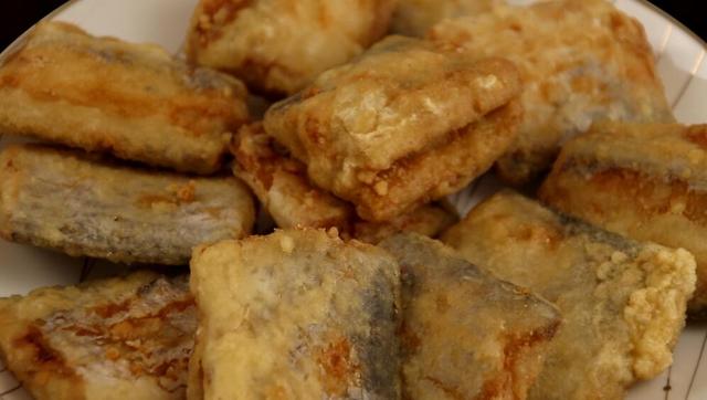 鱼肉怎么炸才会又脆又好吃,怎么炸的鱼又酥又香