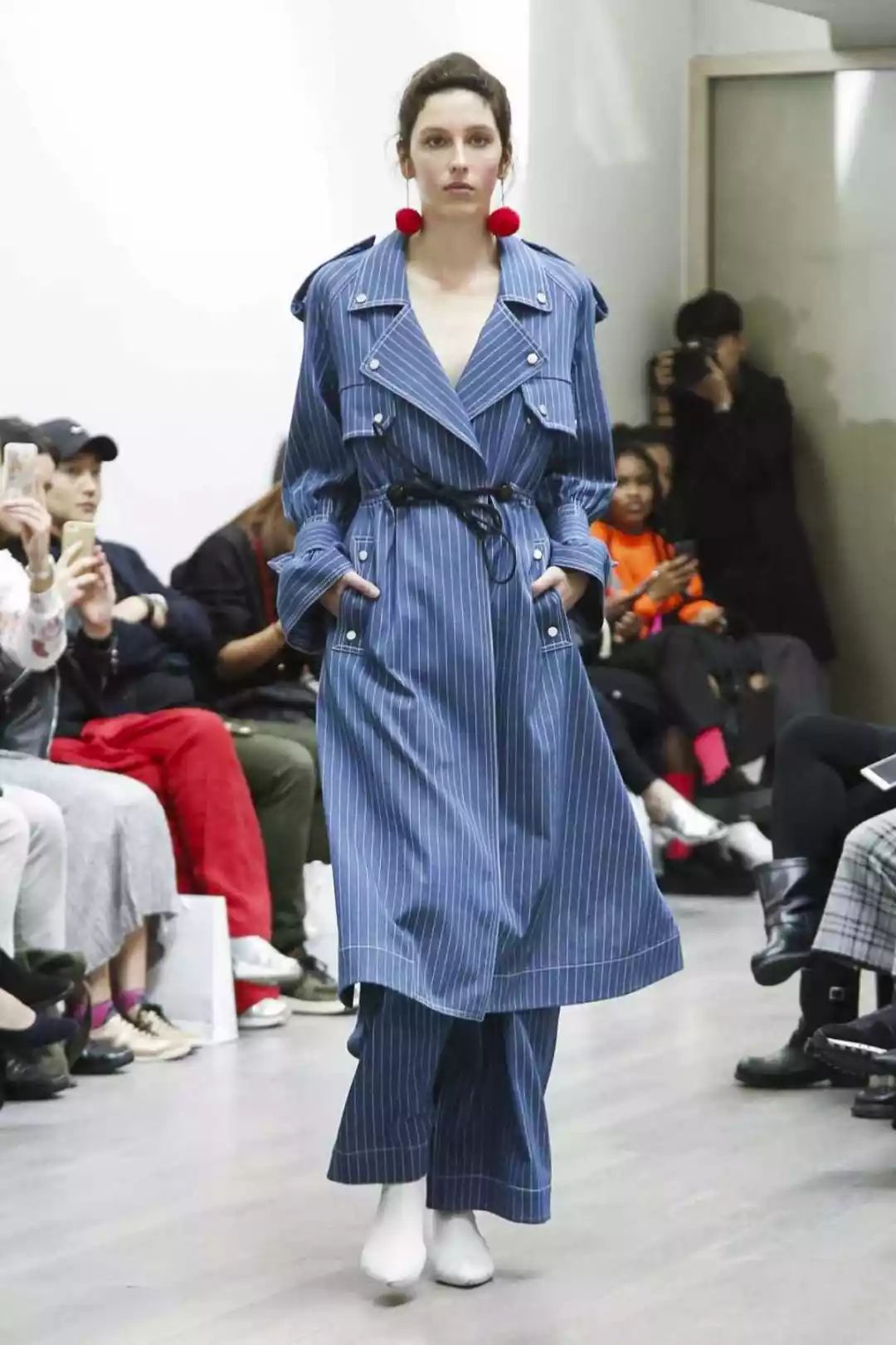 超长风衣怎么搭配才好看,长风衣如何显高显瘦