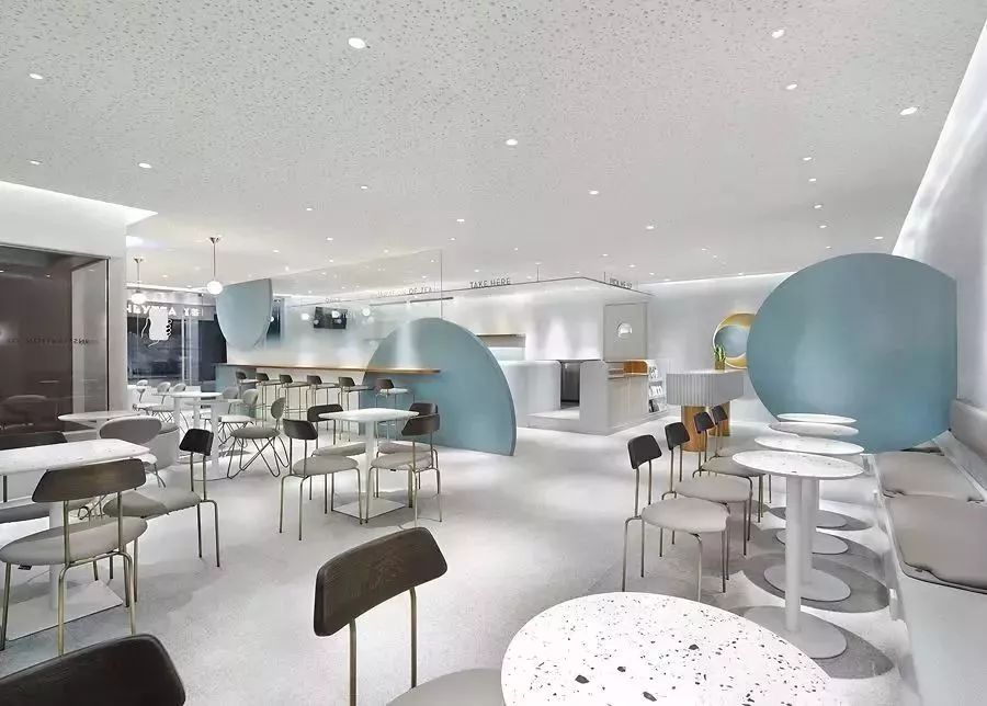 服装人要哭了！年利润4亿、估值90亿的喜茶竟然跨界服装行业？