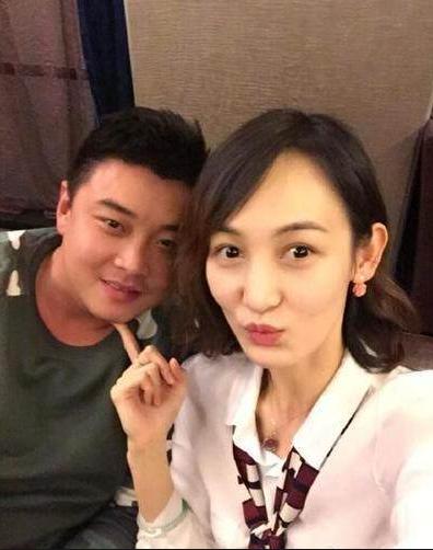 国乒王皓近照曝光娇妻美貌过人,男乒乓球运动员王皓