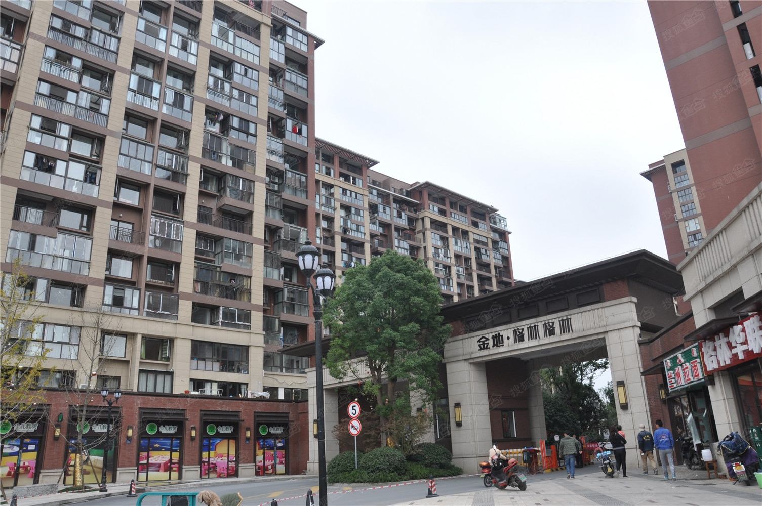 北京八宝山殡仪馆收费价格表,殡仪馆附近的小区