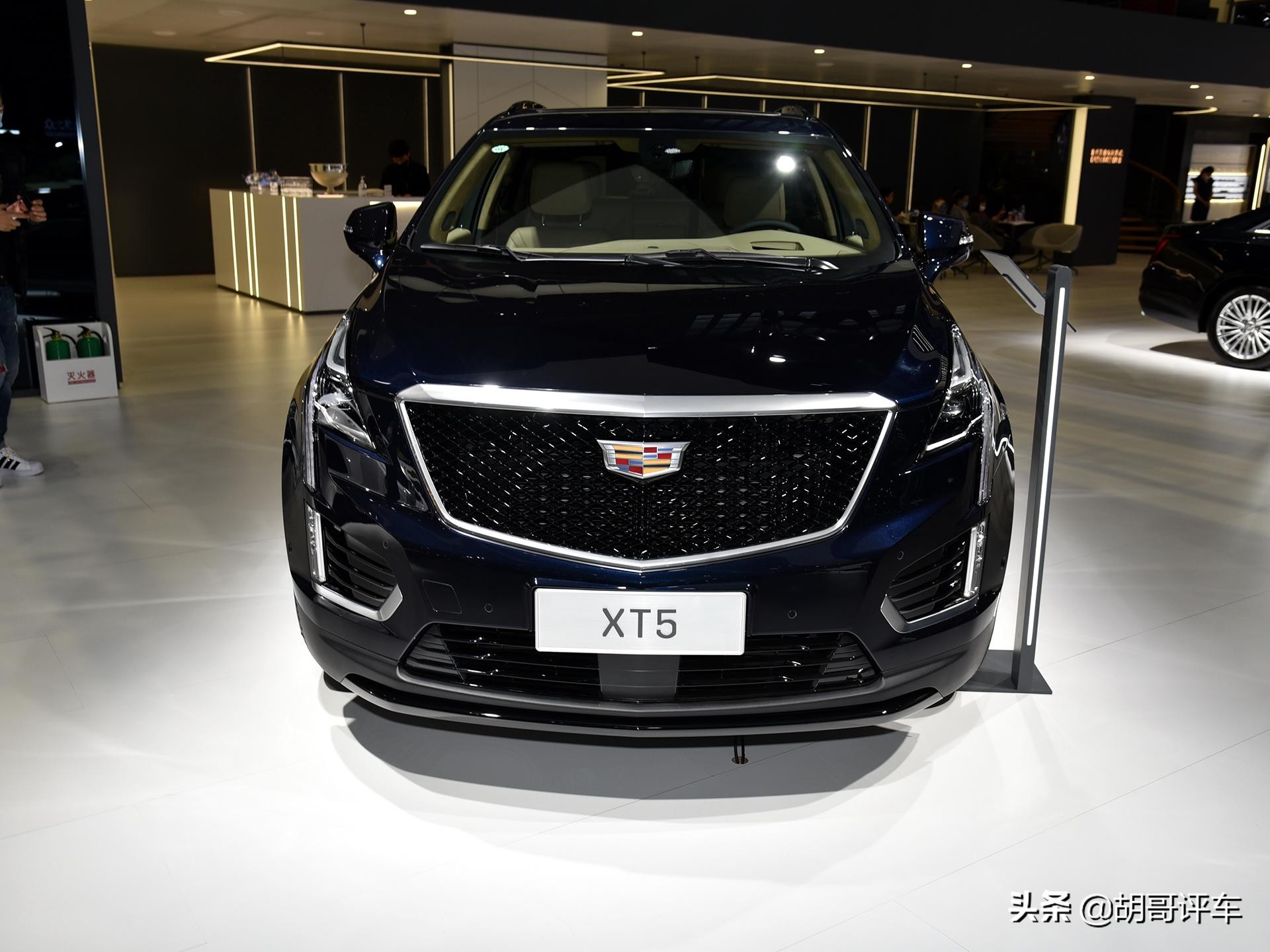 新款凯迪拉克xt5实车图曝光,奥迪q5l凯迪拉克xt5谁更值得买