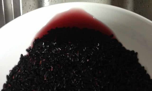 黑米黑芝麻一天吃多少可以黑发,黑米超级健康食物