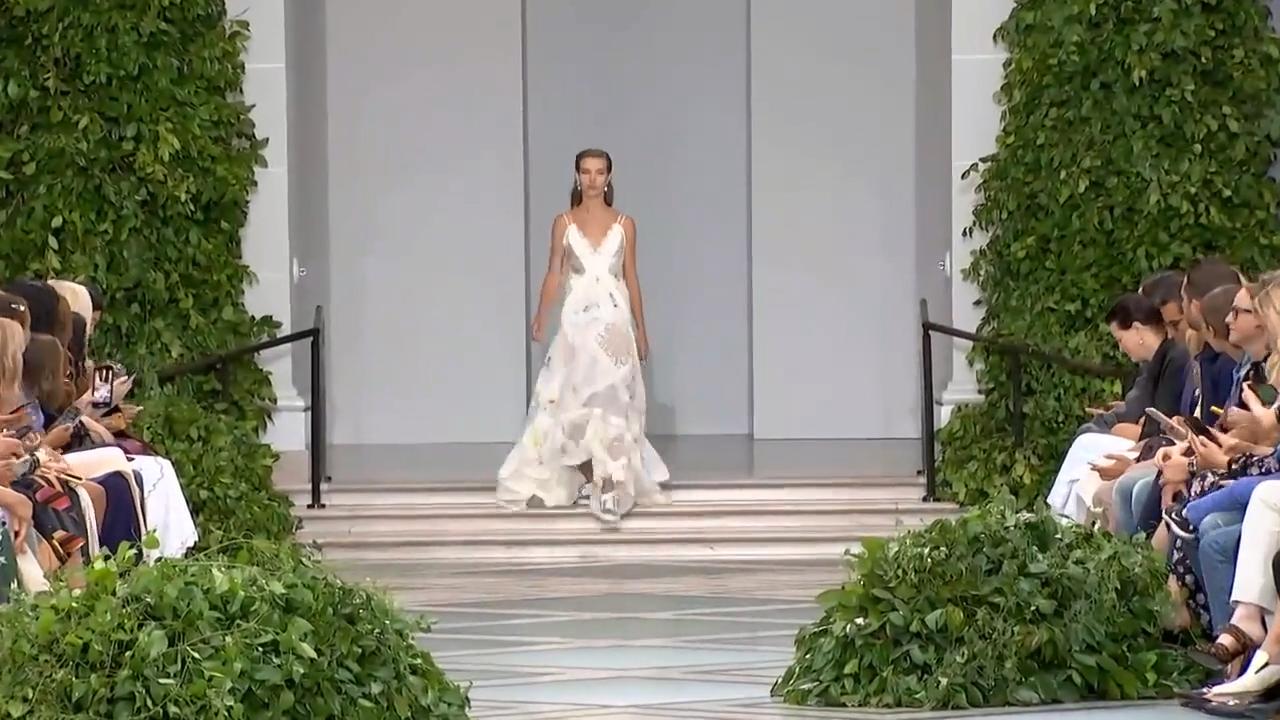 toryburch2020白色刺绣裙子,toryburch小香风裙子