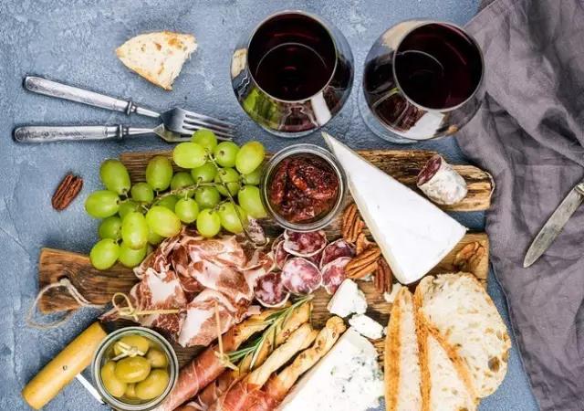 网上买的酒怎么都是假的呢,网上卖的酒是假的吗