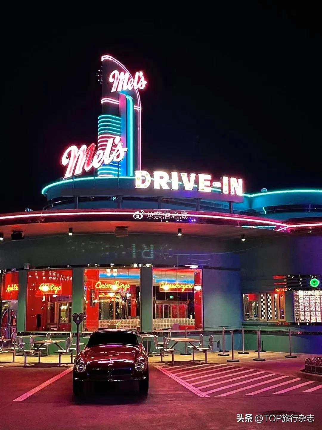 一个汉堡148/一杯奶昔98，一顿饭小2000，北京环球影城内测遭喷，网友：抢钱呢？