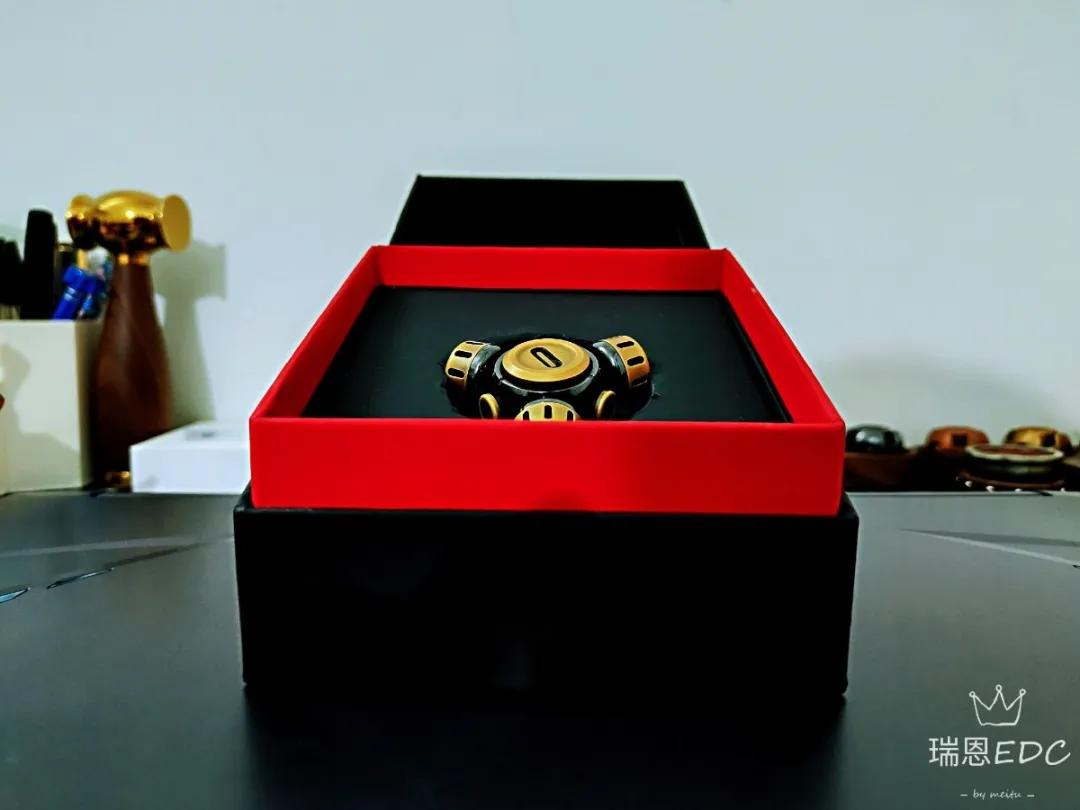 哪种指尖陀螺炫酷和耐玩,时空熔炉指尖陀螺多少钱