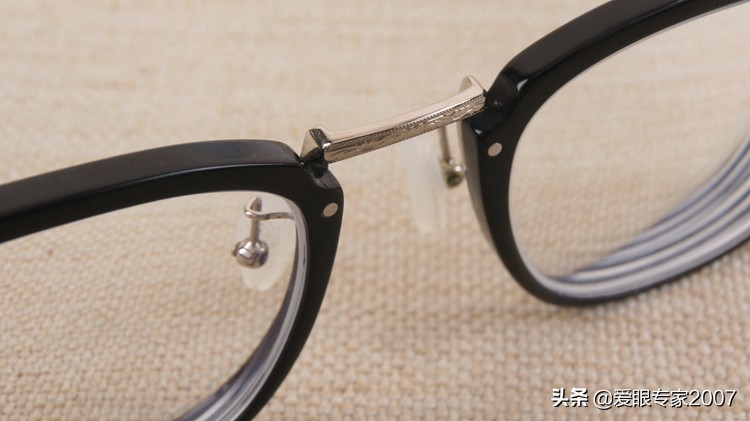 眼镜坏了没有胶带和胶水怎么补救,眼镜坏了去维修要钱吗