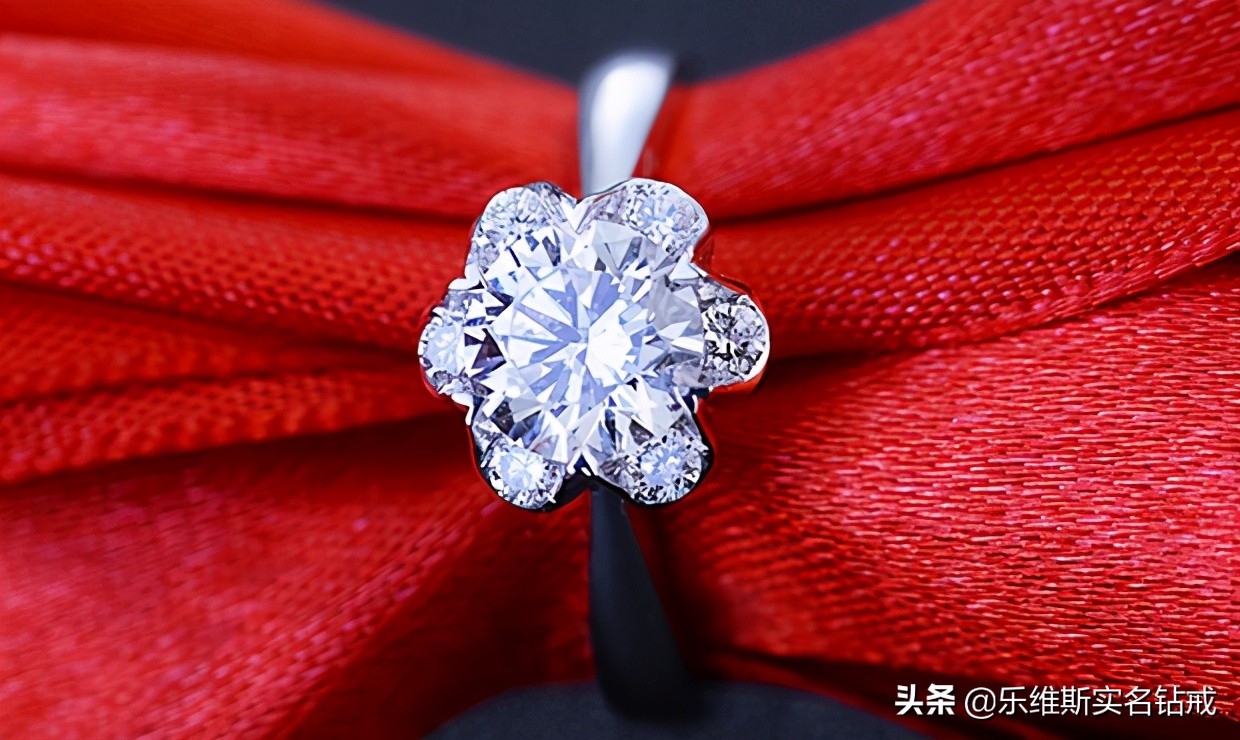 钻石婚戒怎么选购,钻戒优白啥意思