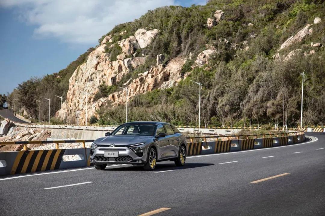 凡尔赛深度试驾怎么操作,凡尔赛沉浸式体验