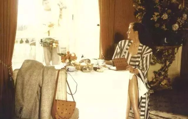 mcm为什么有的深有的浅,mc为什么喜欢奚梦瑶