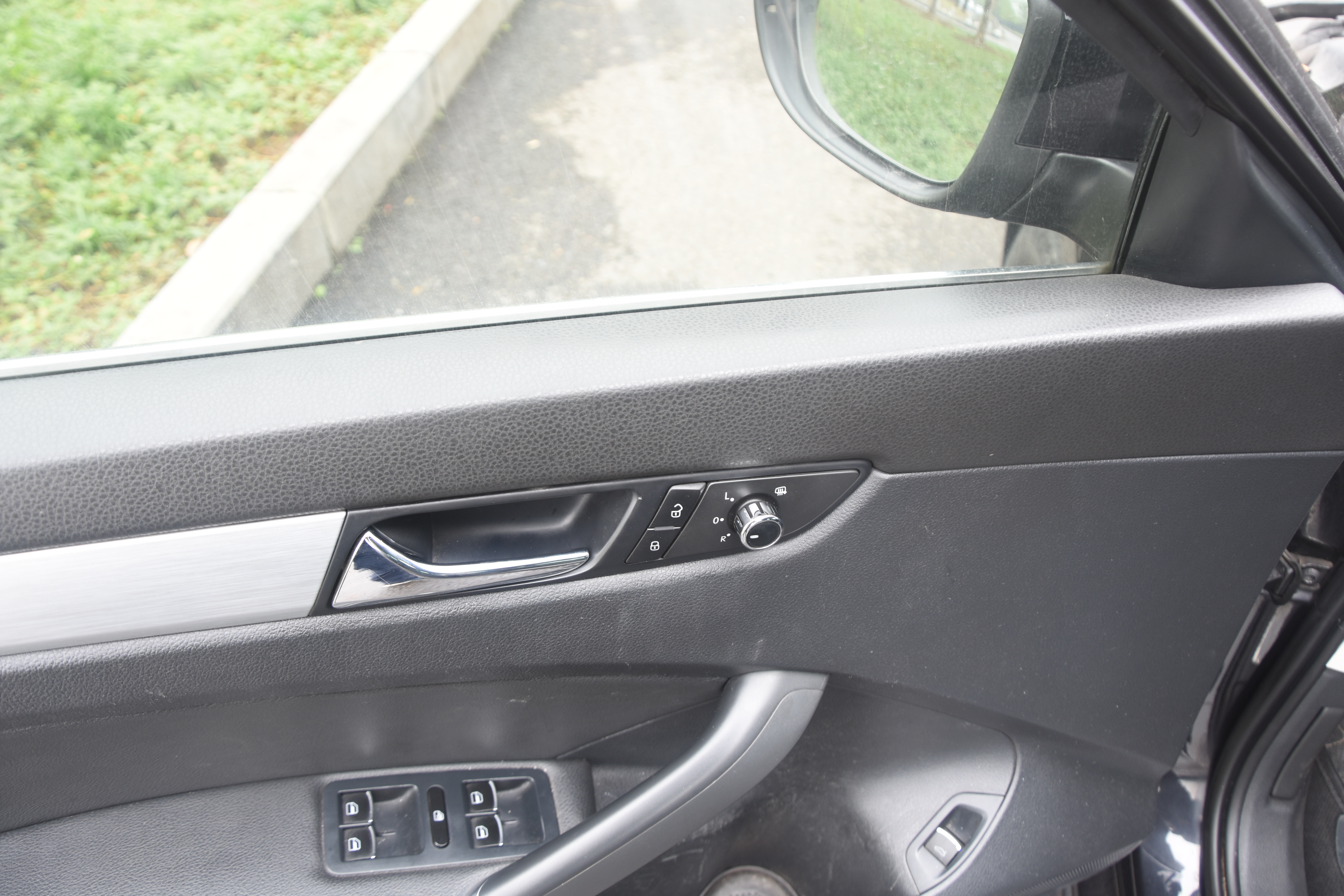 帕萨特对比迈腾有什么区别,帕萨特迈腾详细对比