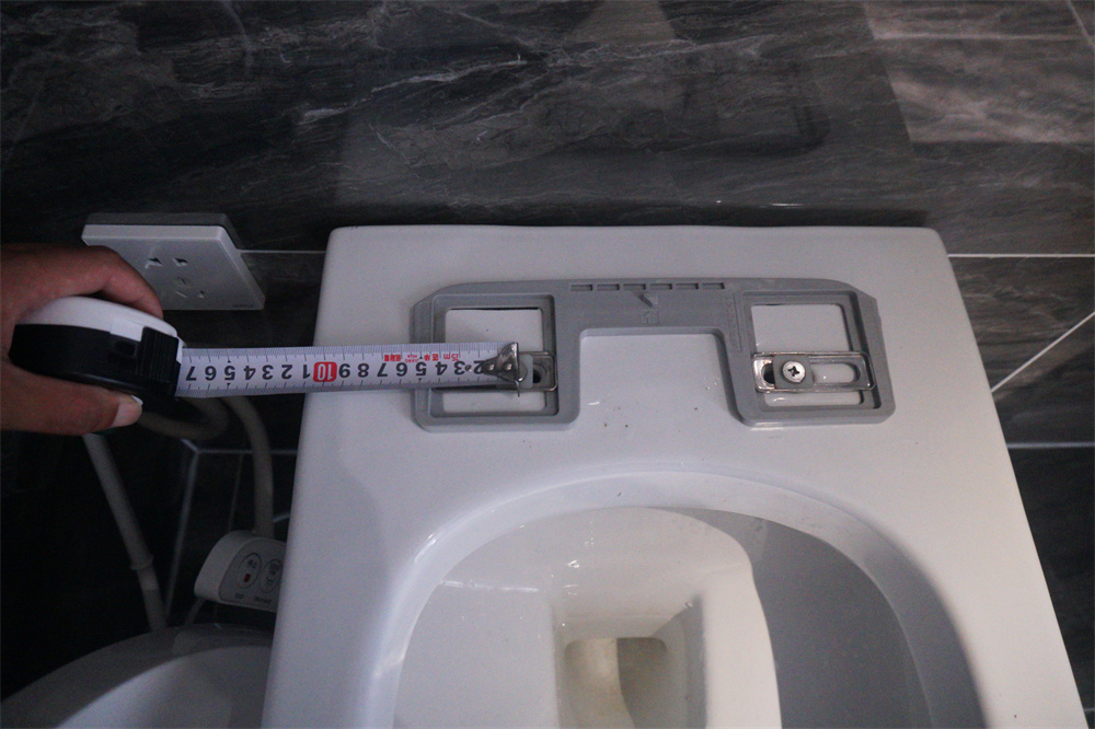 壁挂马桶怎么安装方便后期维修 (壁挂马桶马桶盖松动)