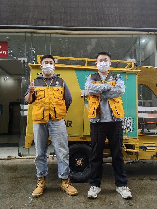 90后收废品的小伙子月入五万,90后收废品人赚钱养家的心声