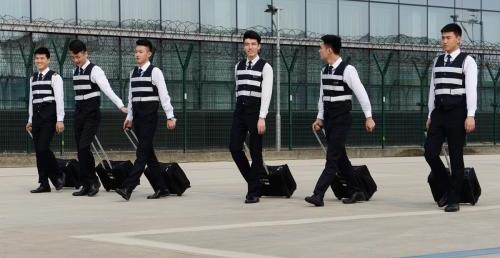 我跟你讲，空姐小姐姐可不是一般人，她们的本事多着呢