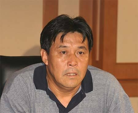 李毅为什么叫国足大帝,李毅护球真的像亨利吗