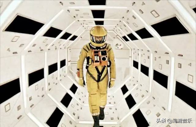 十部顶级震撼的太空科幻电影,五部让人大开眼界的科幻太空电影