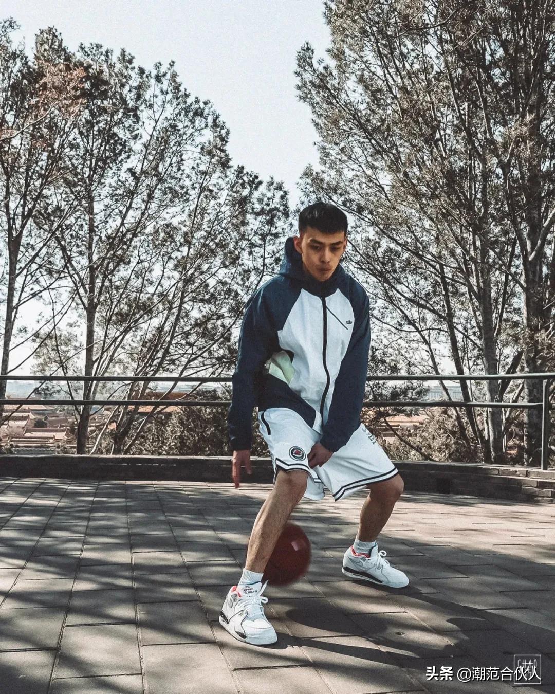 阔别球场,阔别球场很久