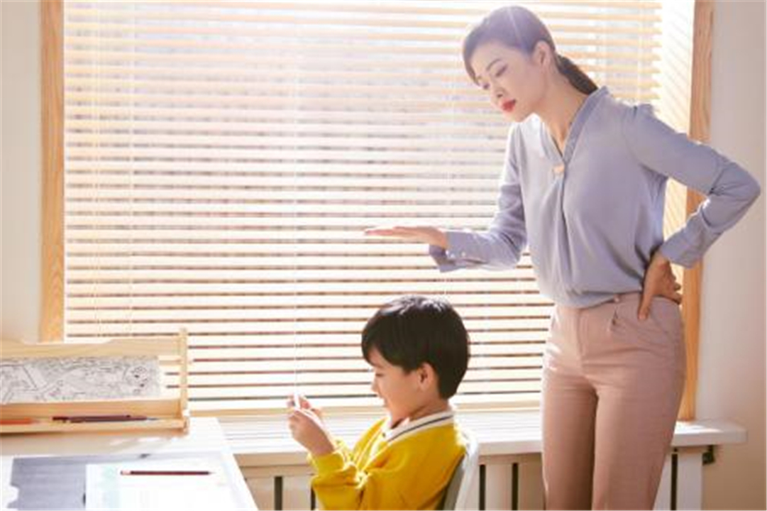 从小就抖腿是什么毛病,从小就抖腿