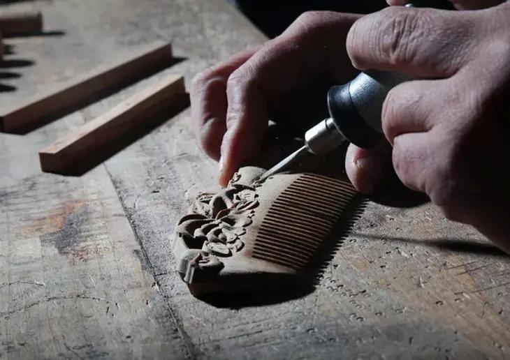 养发要选对梳子,护发第一步选个好梳子