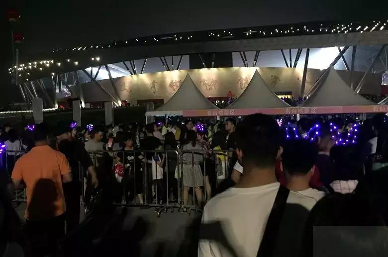 杨千嬅演唱会肇庆站几点入场,杨千嬅演唱会深圳几个小时结束