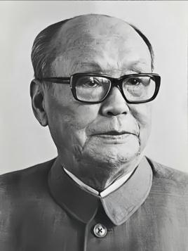 1955年授衔时，十二大军区的司令员都是谁，他们被授予了什么军衔