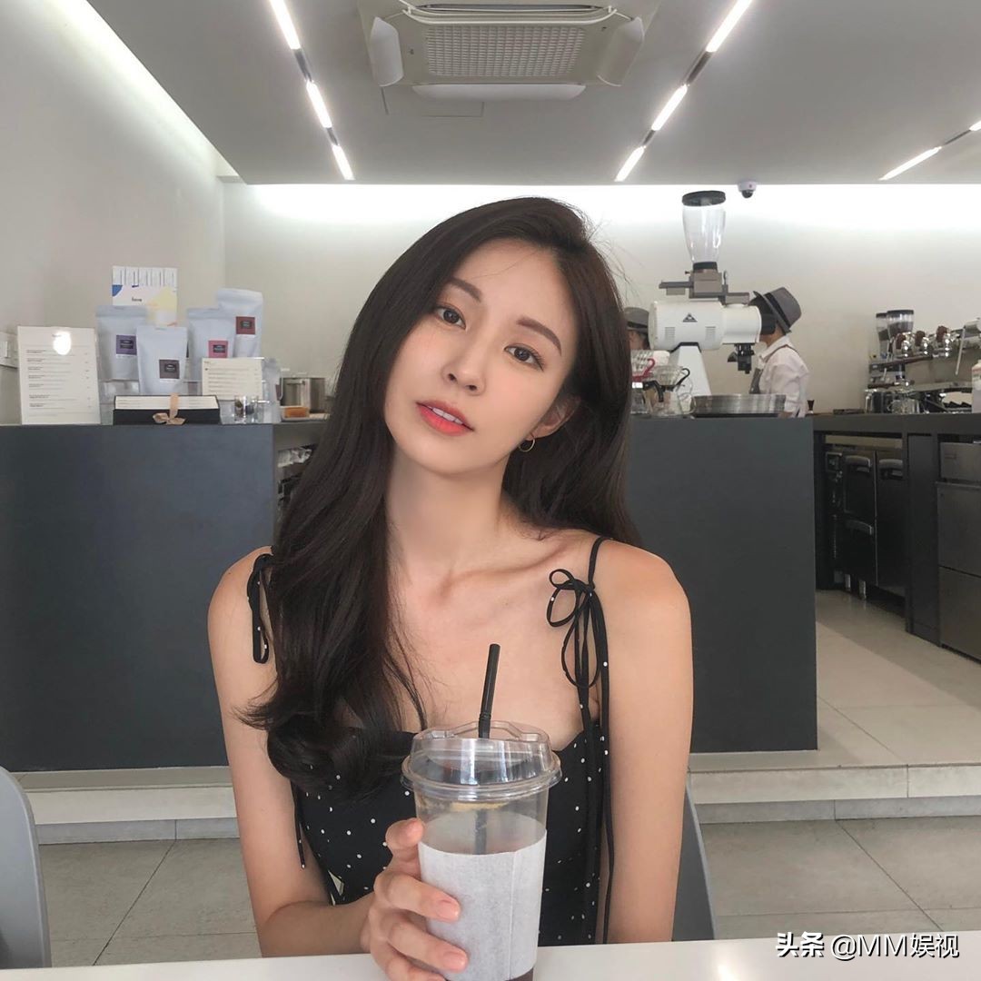 被喻为360度无死角美女，拥有完美身材的网红Borakim系零缺点？