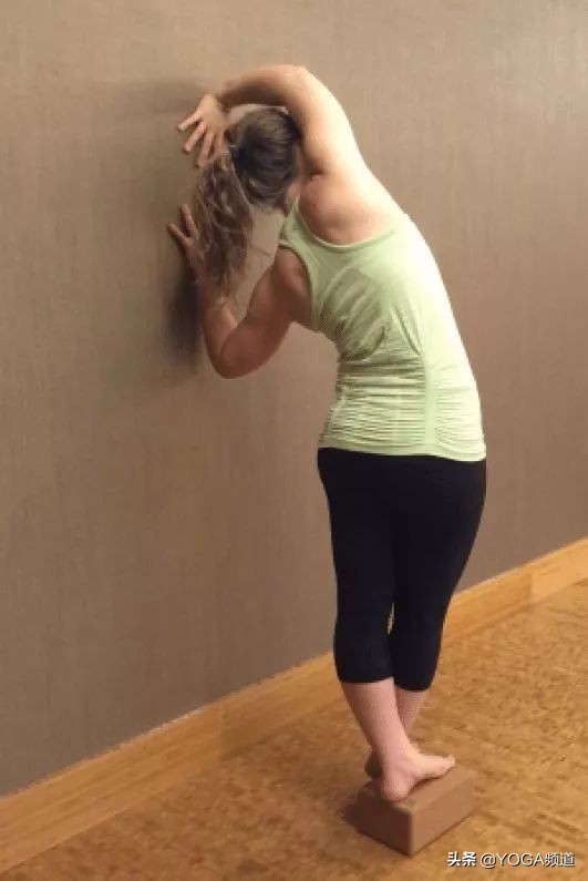瑜伽骨盆前倾的最有效的矫正方法,练瑜伽侧腰抻着了怎么办