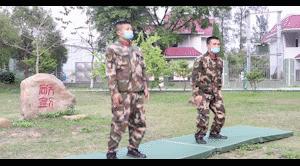 “宅”在营区久了太无聊?不可能的事!兵哥兵姐解锁“文娱”新姿势