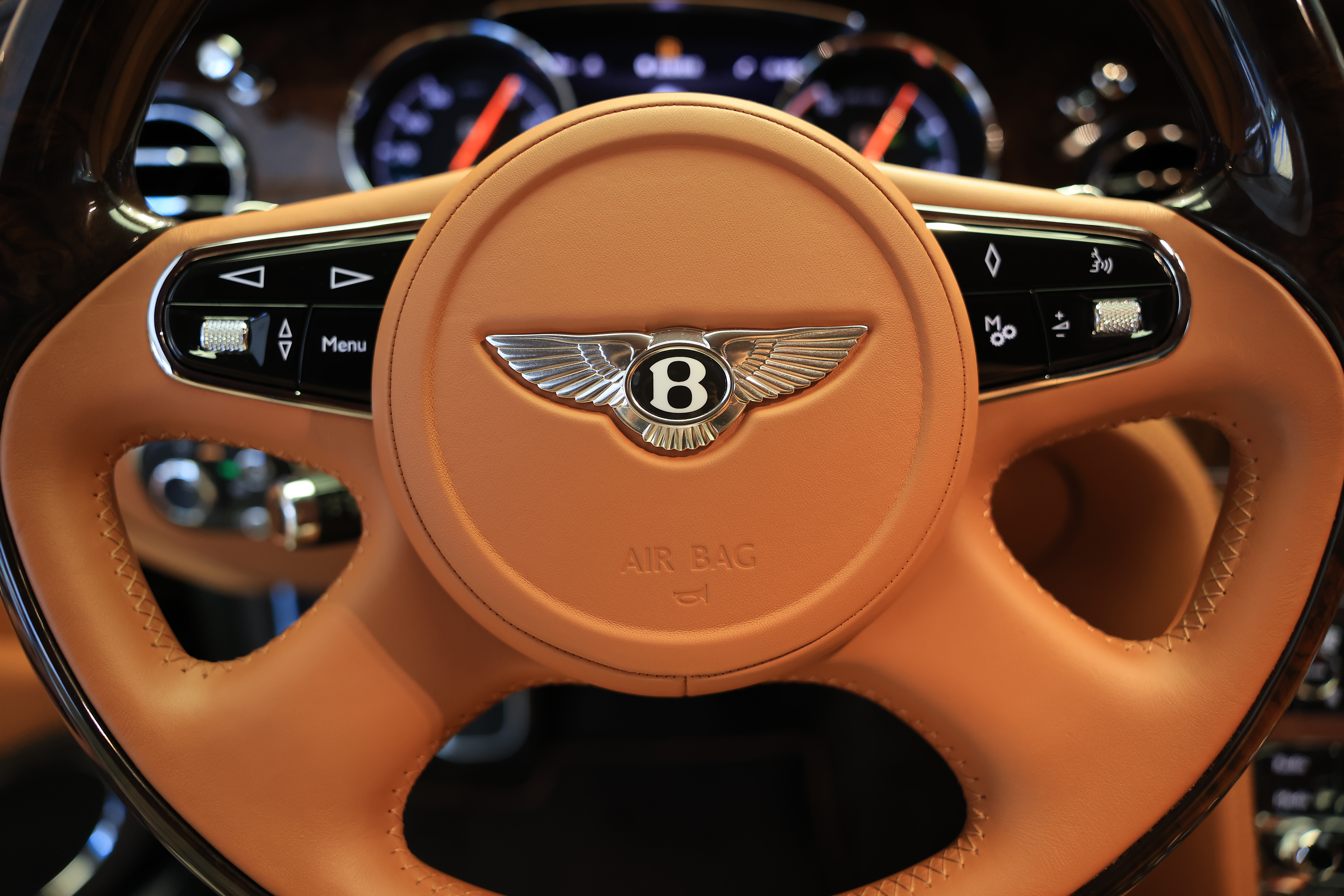 移动的“艺术品”—宾利慕尚