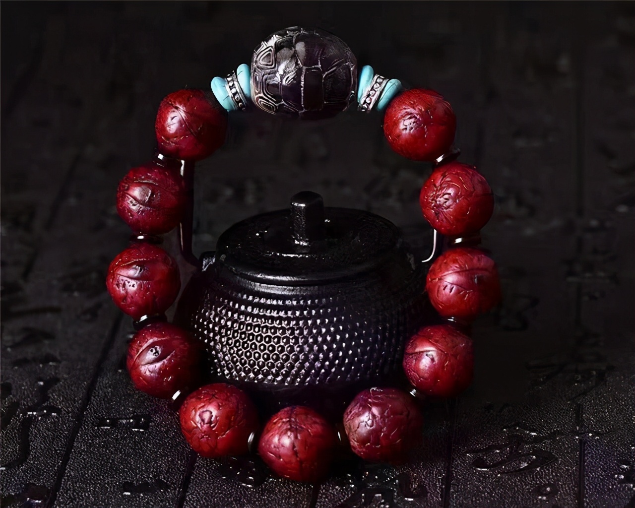 上油的文玩后期盘玩图片,文玩油颜色有黄有白