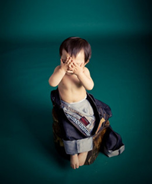 儿童虐待产生原因,孩子从小被虐待会性格扭曲吗