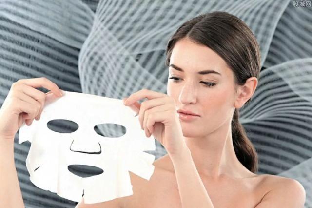 洗完脸直接敷面膜还是用爽肤水,洗完脸敷面膜的正确步骤