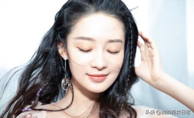 日常妆十八色眼影盘怎么画眼妆,初学画眼妆如何选眼影