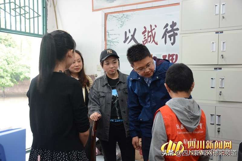 14岁男孩肚子疼大便不成形,5岁男孩肚子痛不排便