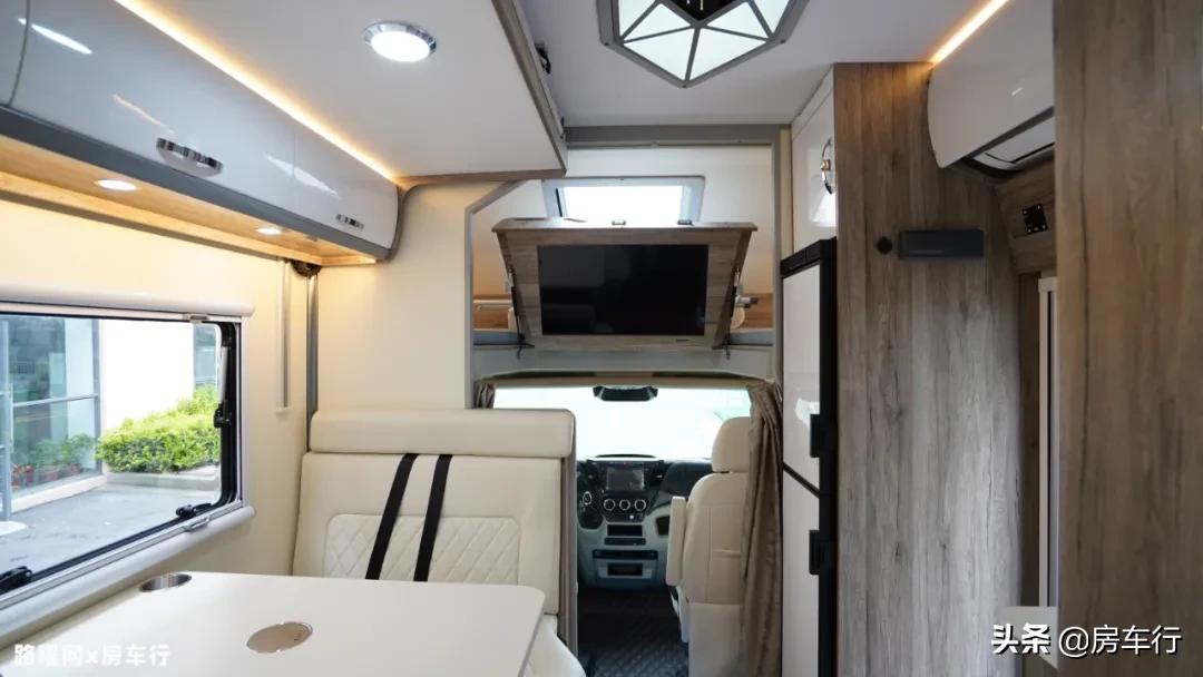 持久续航+超大独立厨卫区，新款霍夫勒启翔后全拓房车