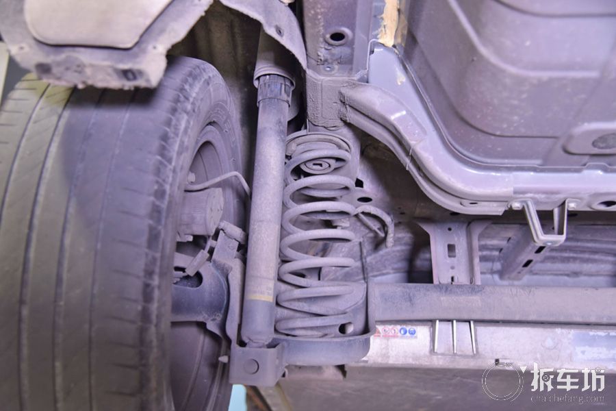 小鹏g3前后防撞梁拆解分析,小鹏g3i深度测评拆解