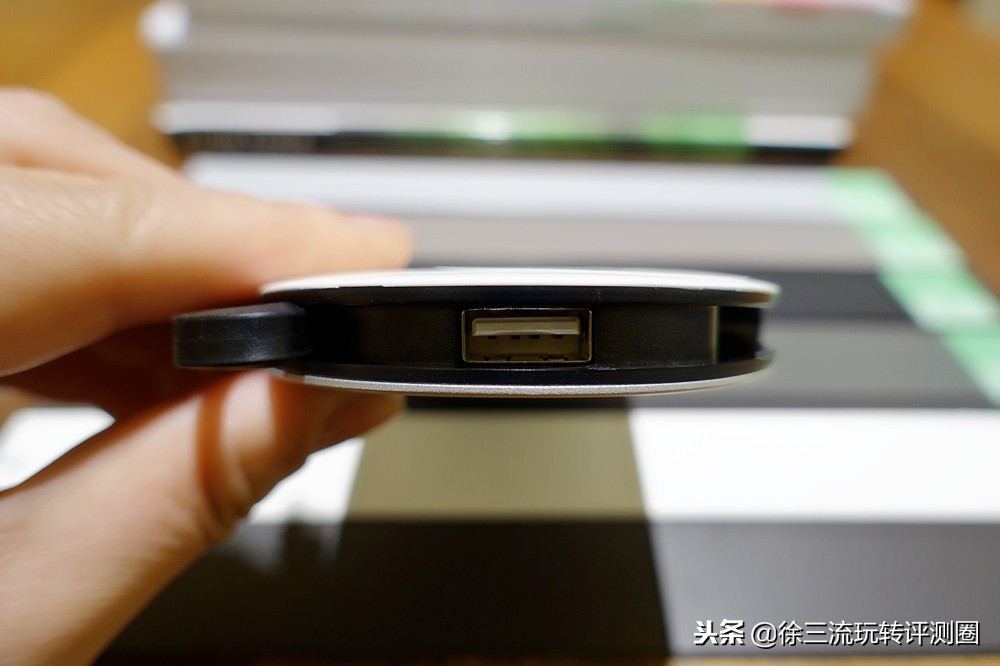 充电宝是直流还是交流,无线充电宝和有线充电宝哪个更好