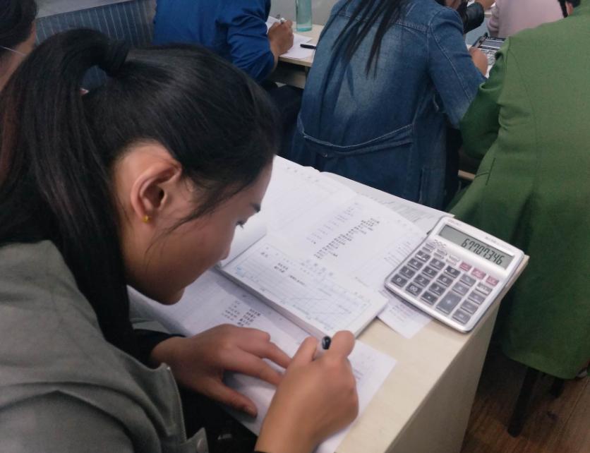 女生适合的高薪专业就业排名,女生就业前景好的薪资高的专业