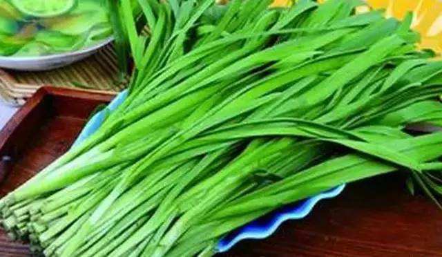 12个菜农不对外说的买菜窍门，新鲜水嫩，菜贩子：一看就是行家