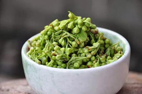 棠梨花映白杨树,棠梨花映白杨树的意境