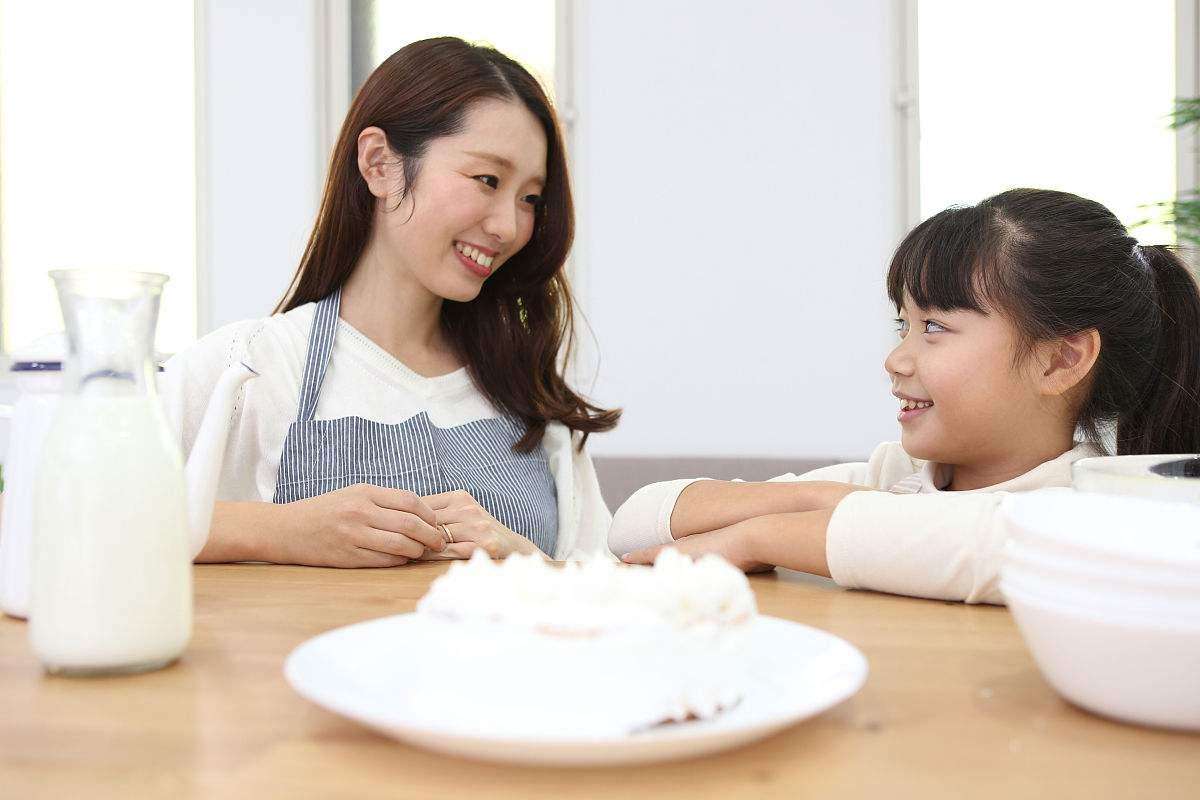 如何更好的进行亲子沟通,多与孩子沟通换位思考