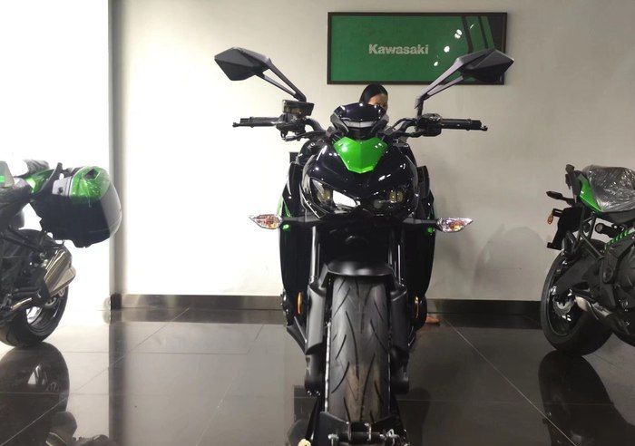 98年小伙提车,98年的小伙来提车