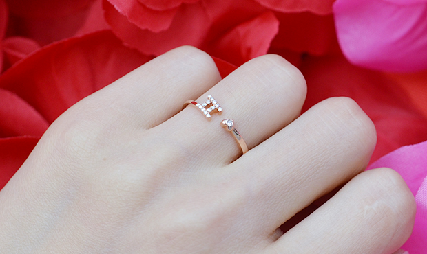 男女结婚戒指的正确戴法,结婚戒指男女的正确戴法