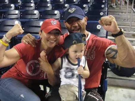 野兽巴蒂斯塔手臂被扭断,野兽巴蒂斯塔被暴打