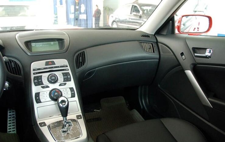 7万块钱的超跑,现代劳恩斯酷派哪一年的值得购买