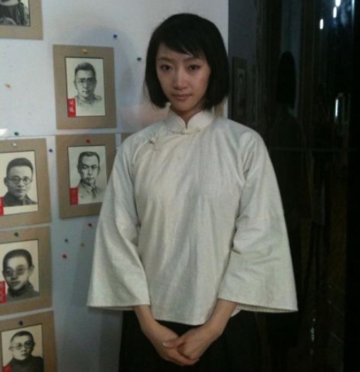 她是清朝后人却从不接清宫戏,她是爱新觉罗家族后裔