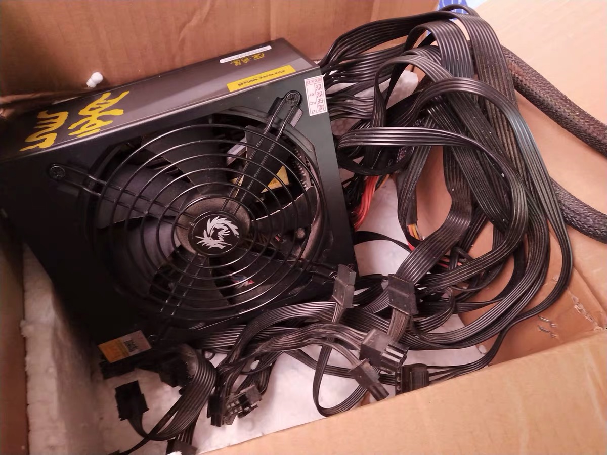 矿卡‘’矿电，一时爽，一直选矿一直爽。长城巨龙1250W全模组。